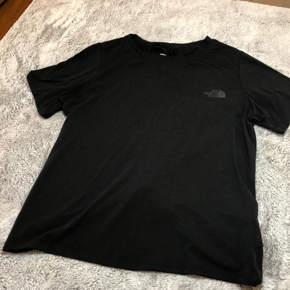 ⭐️2/$15⭐️ North Face Twist Back Tee
